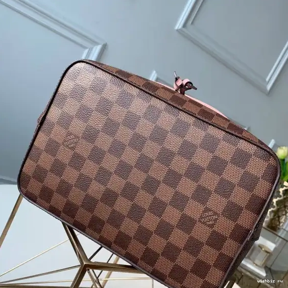 WIS VUITTON NÉONOÉ LOUIS 0511